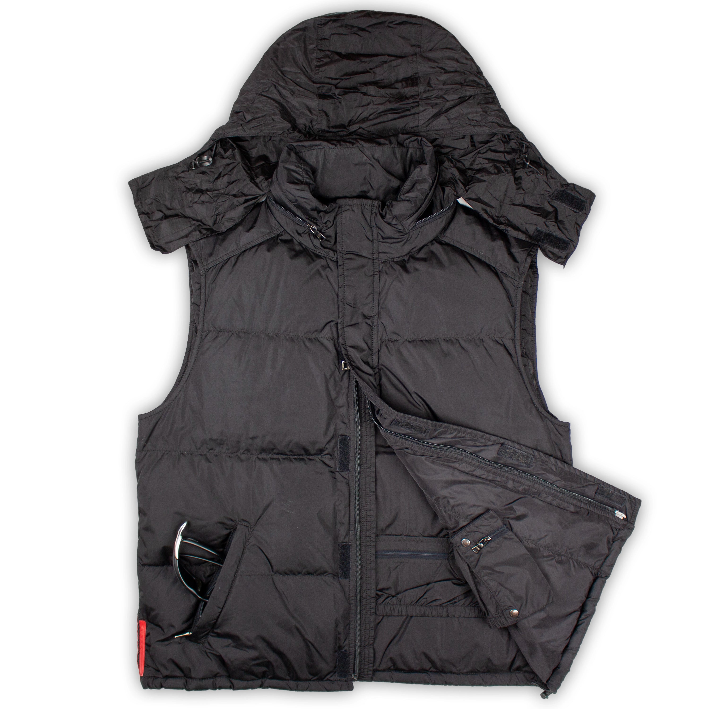 nylon stowaway-hood down gilet