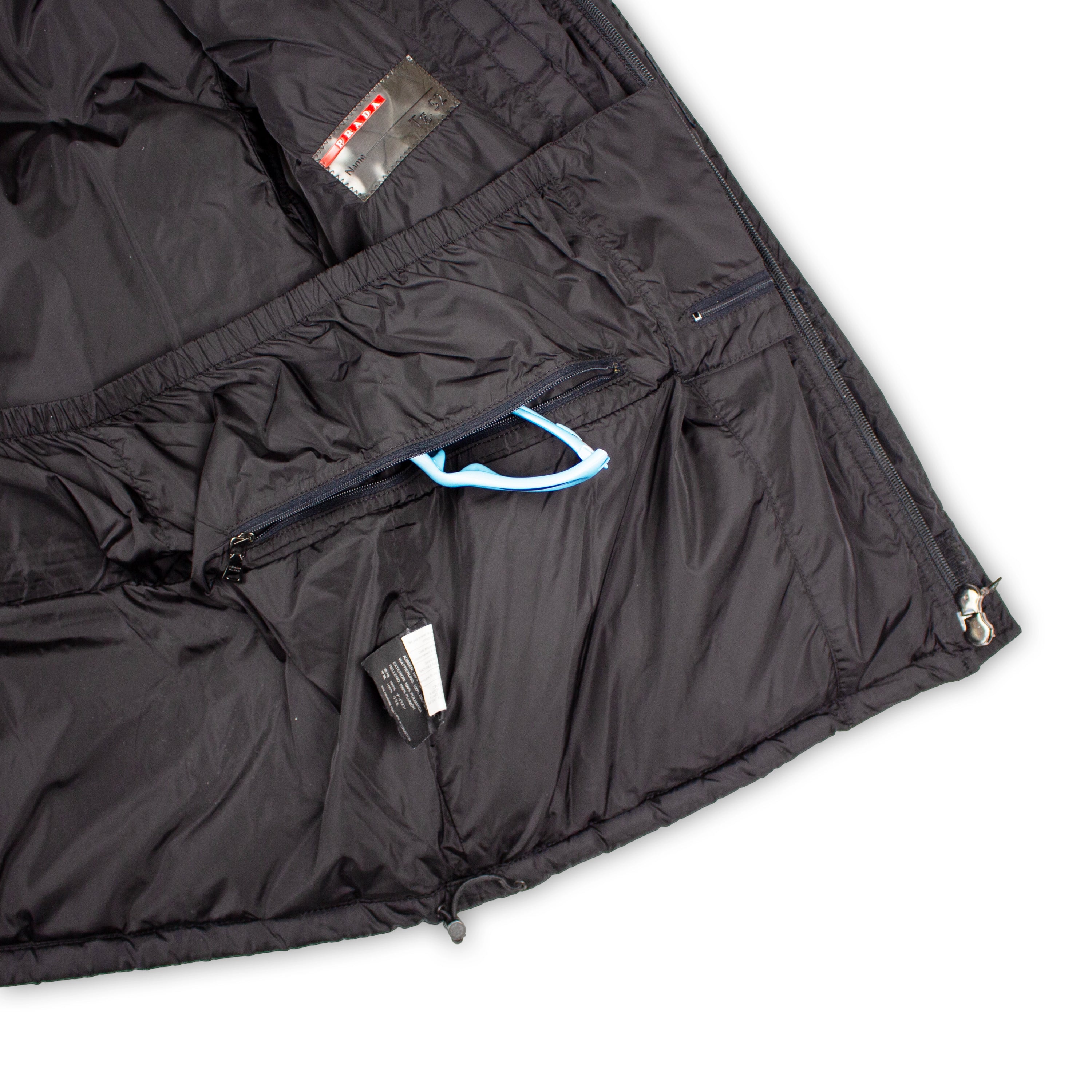 nylon stowaway-hood down gilet