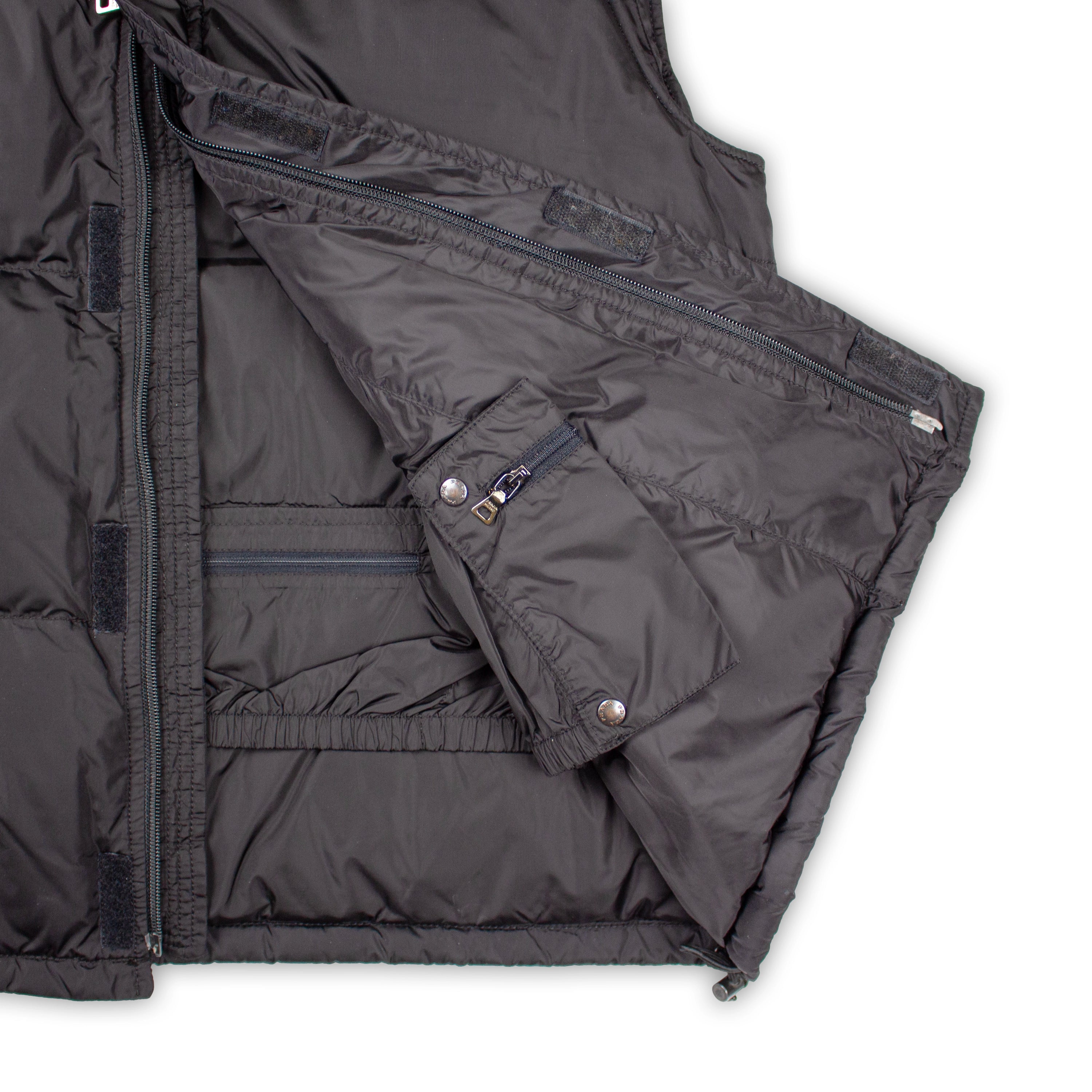 nylon stowaway-hood down gilet