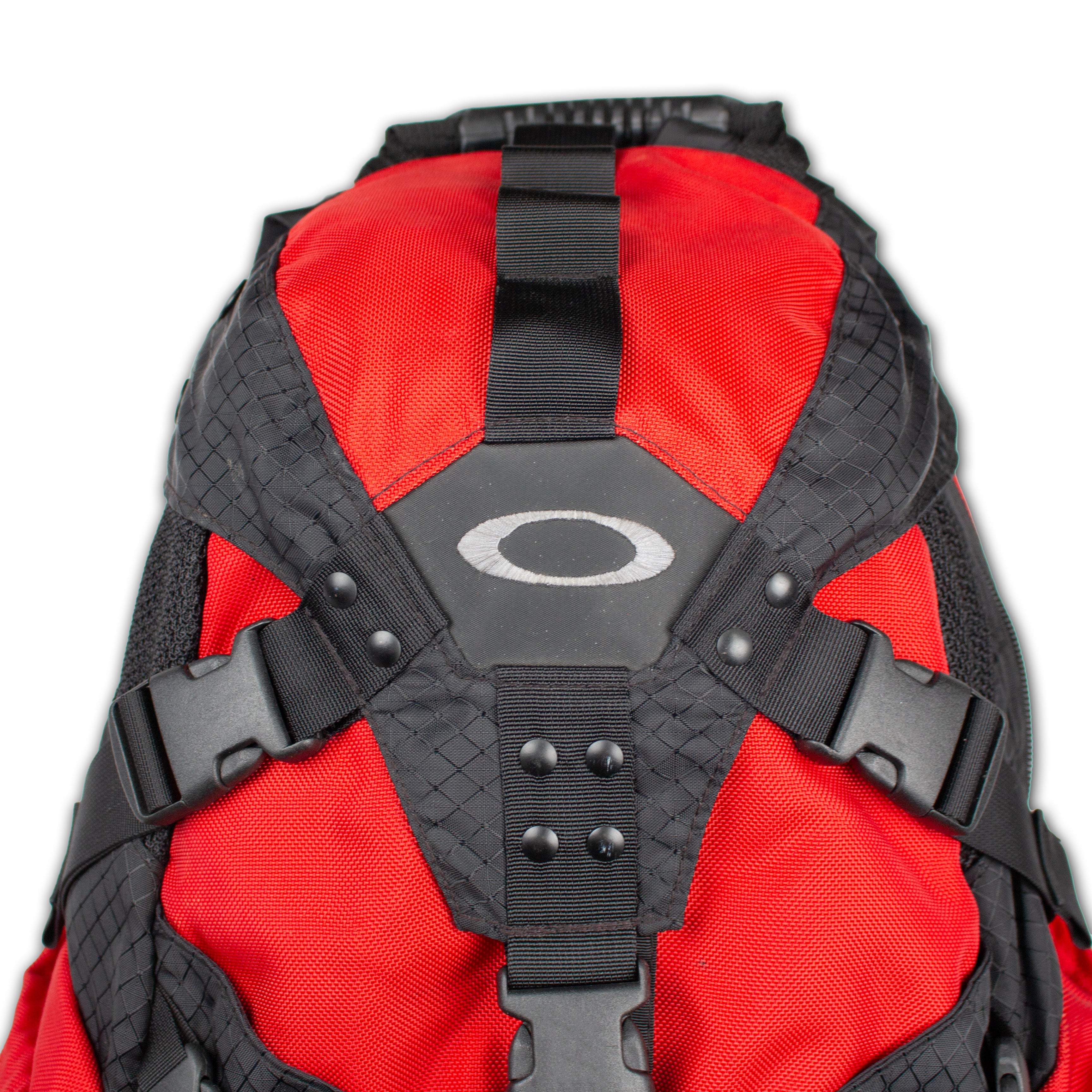 Early 2000s Vintage Oakley Icon 1.0 Backpack – Archivology
